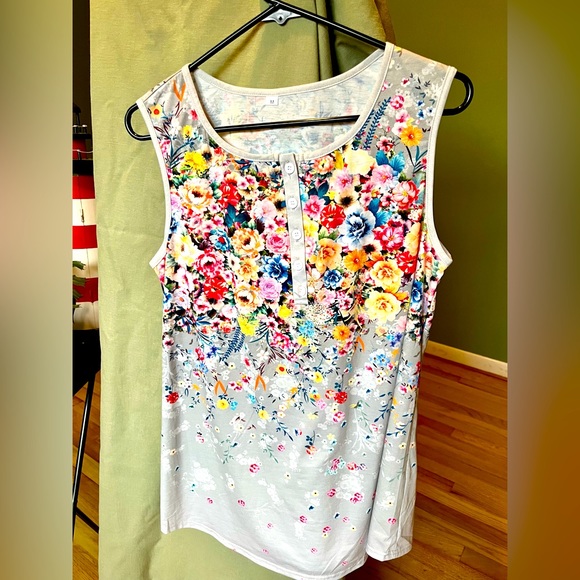 M Flower design sleeveless blouse - Picture 1 of 7